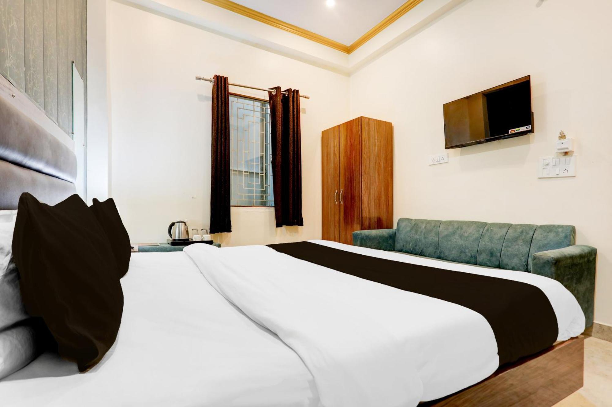 Super Hotel O Sankat Mochan Gandhi Nagar Kakarmatha Kültér fotó