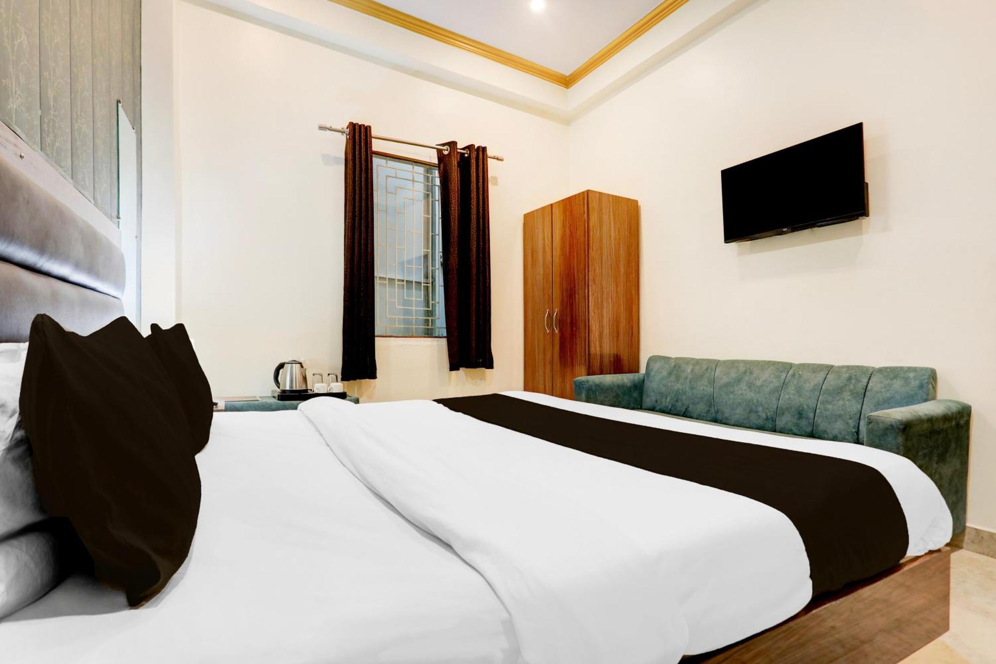 Super Hotel O Sankat Mochan Gandhi Nagar Kakarmatha Kültér fotó